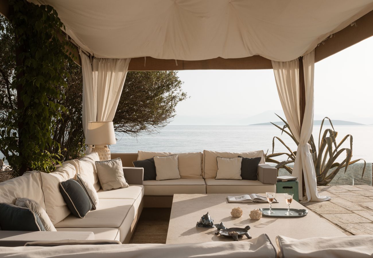 Villa in Nafplio - Private Coastal Villa in Nafplio