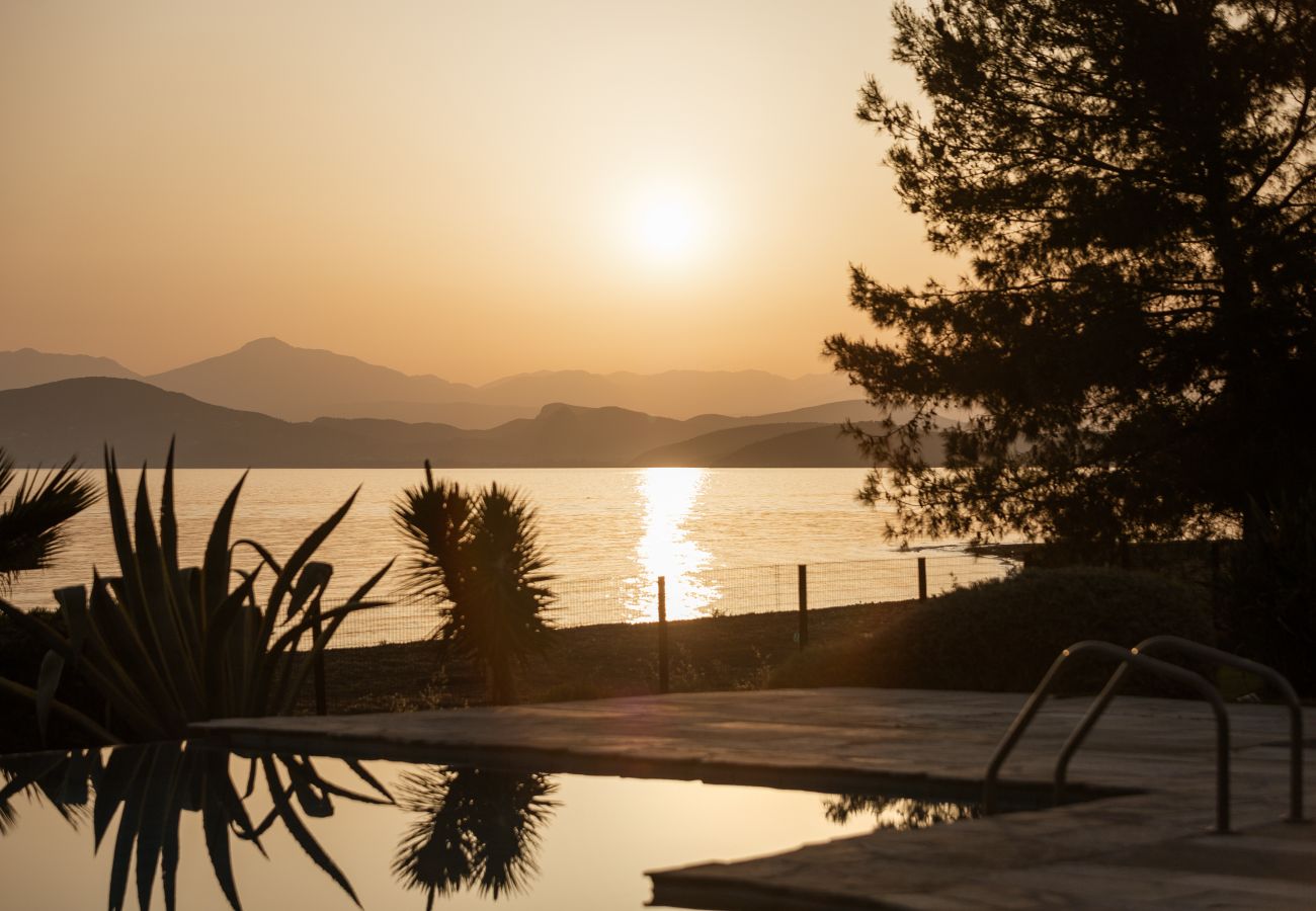 Villa in Nafplio - Private Coastal Villa in Nafplio