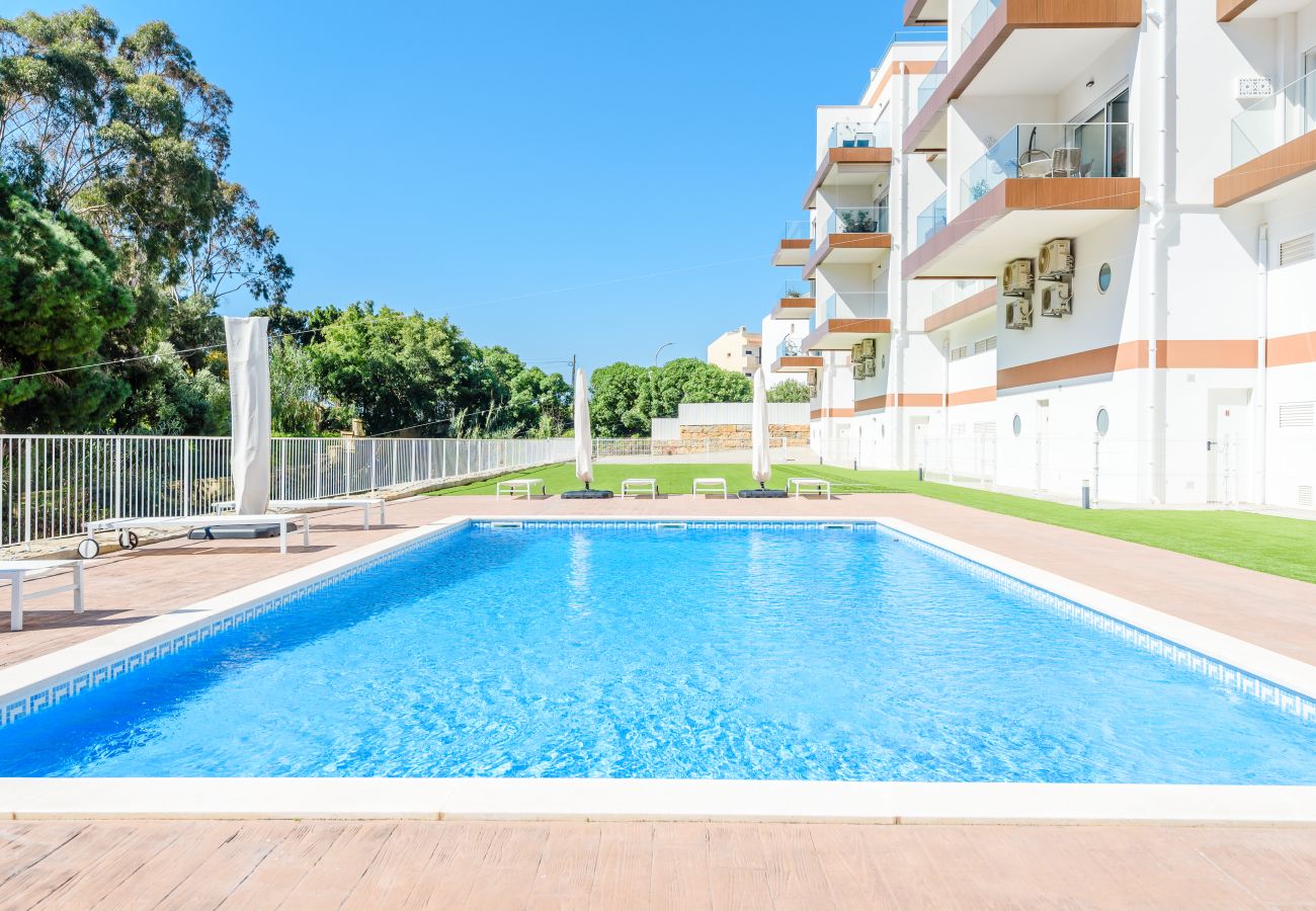 Apartment in Albufeira - Forte Beach Retreat (350m to the Sea)