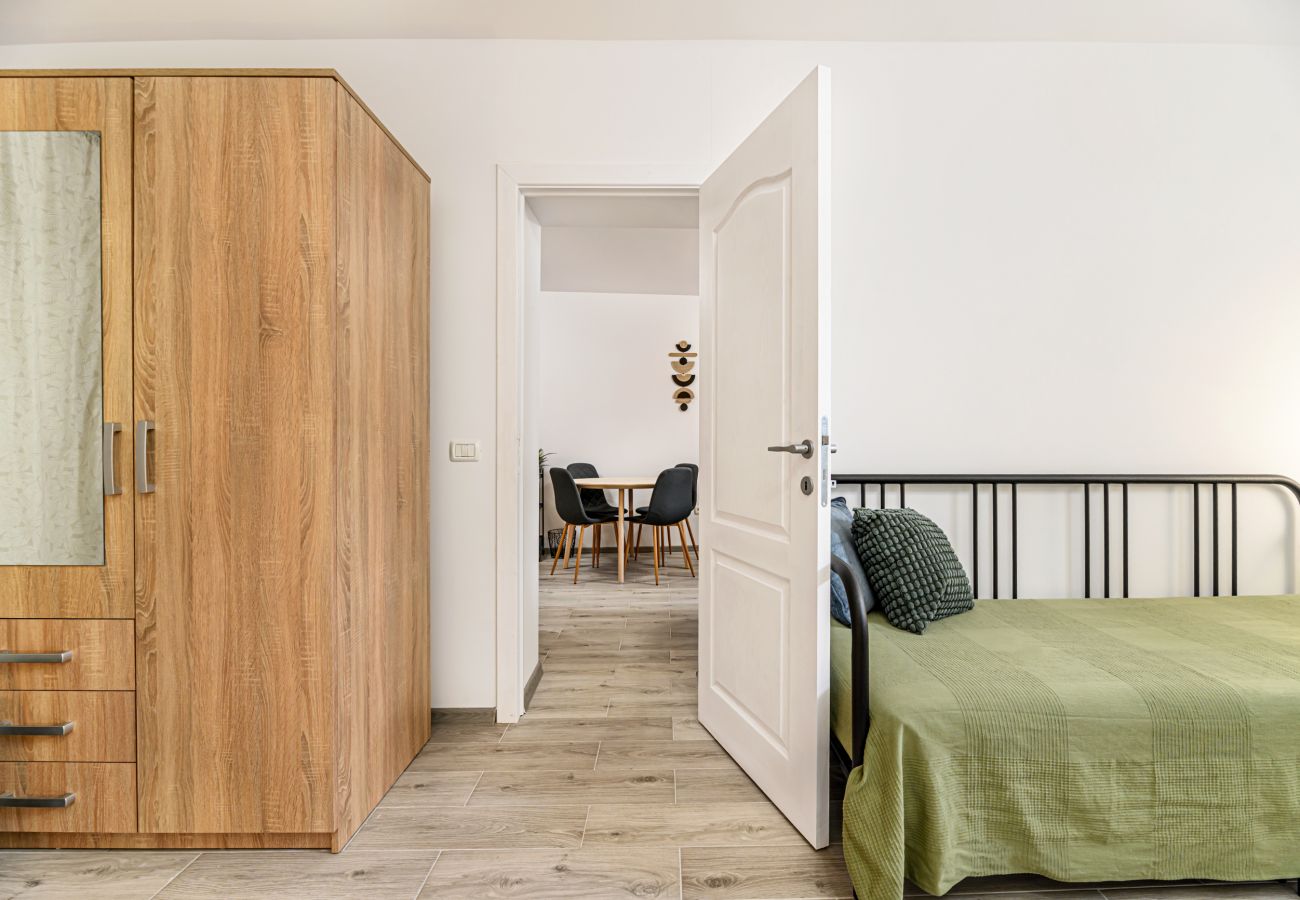 Apartment in Brasov - Quiet Apartment Near Brasov Old Town – Agriselor Street