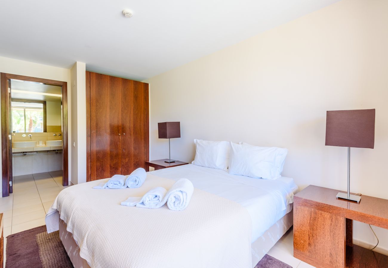 Apartment in Guia - Vila das Lagoas Salgados Retreat 