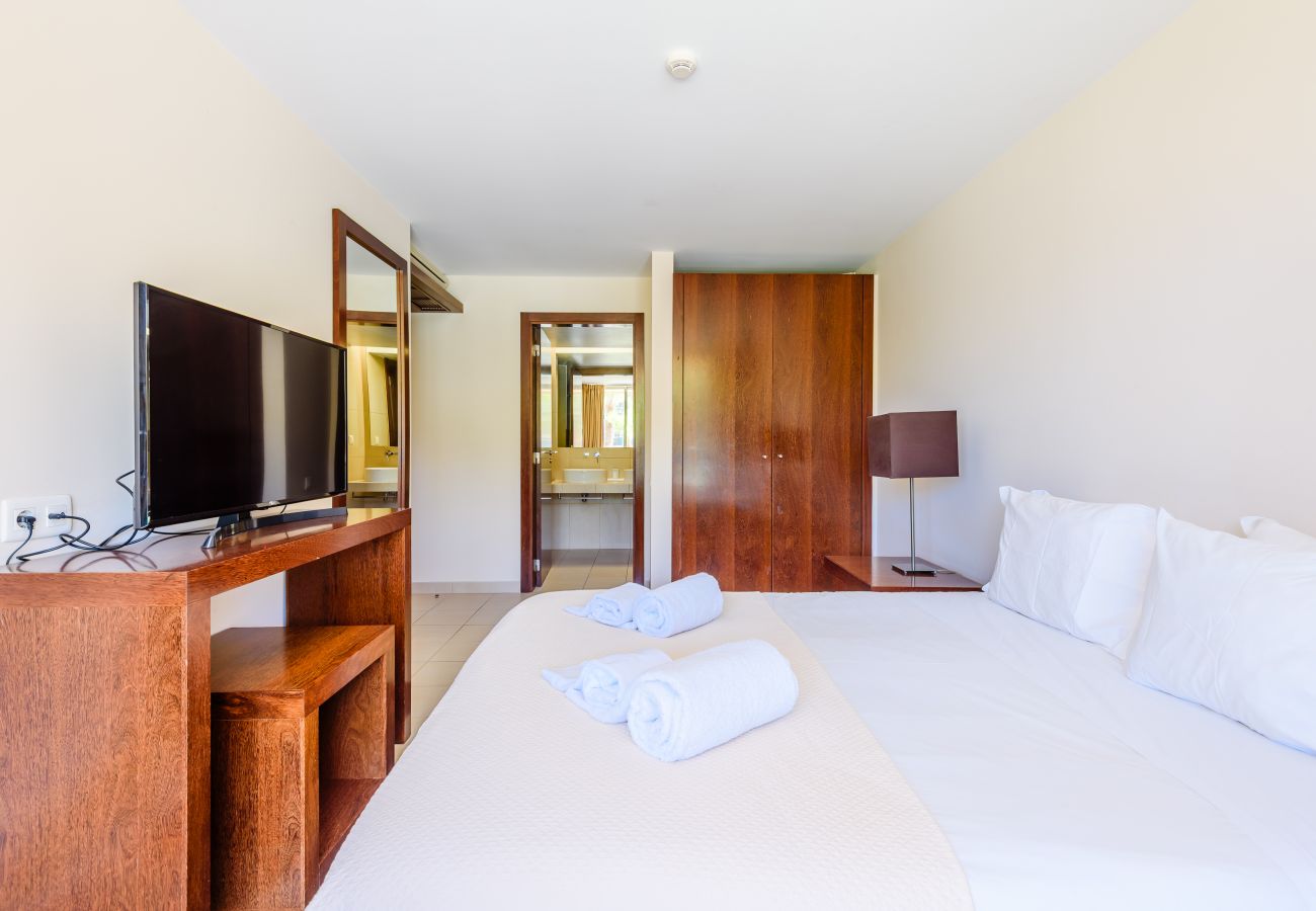 Apartment in Guia - Vila das Lagoas Salgados Retreat 