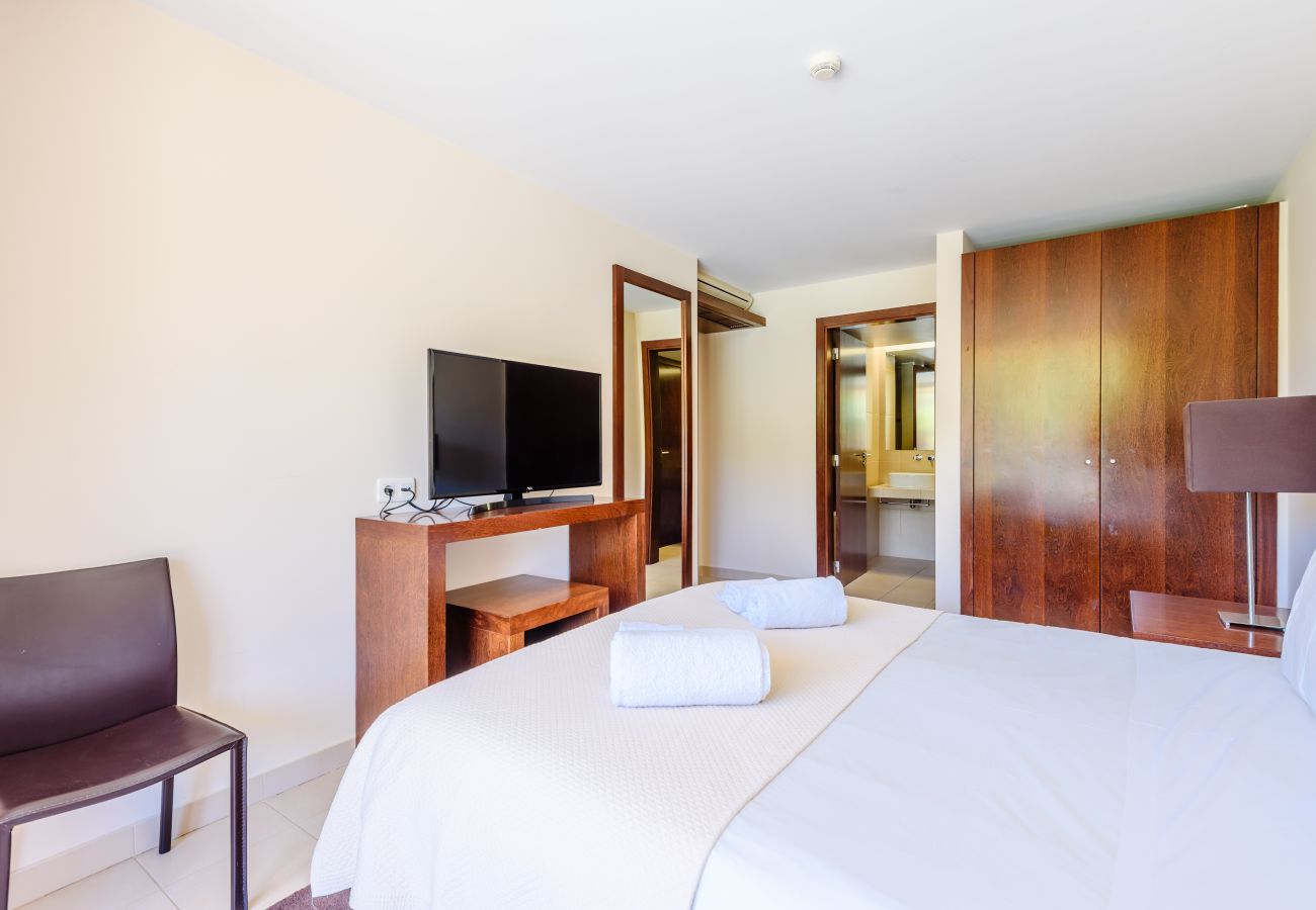 Apartment in Guia - Vila das Lagoas Salgados Retreat 
