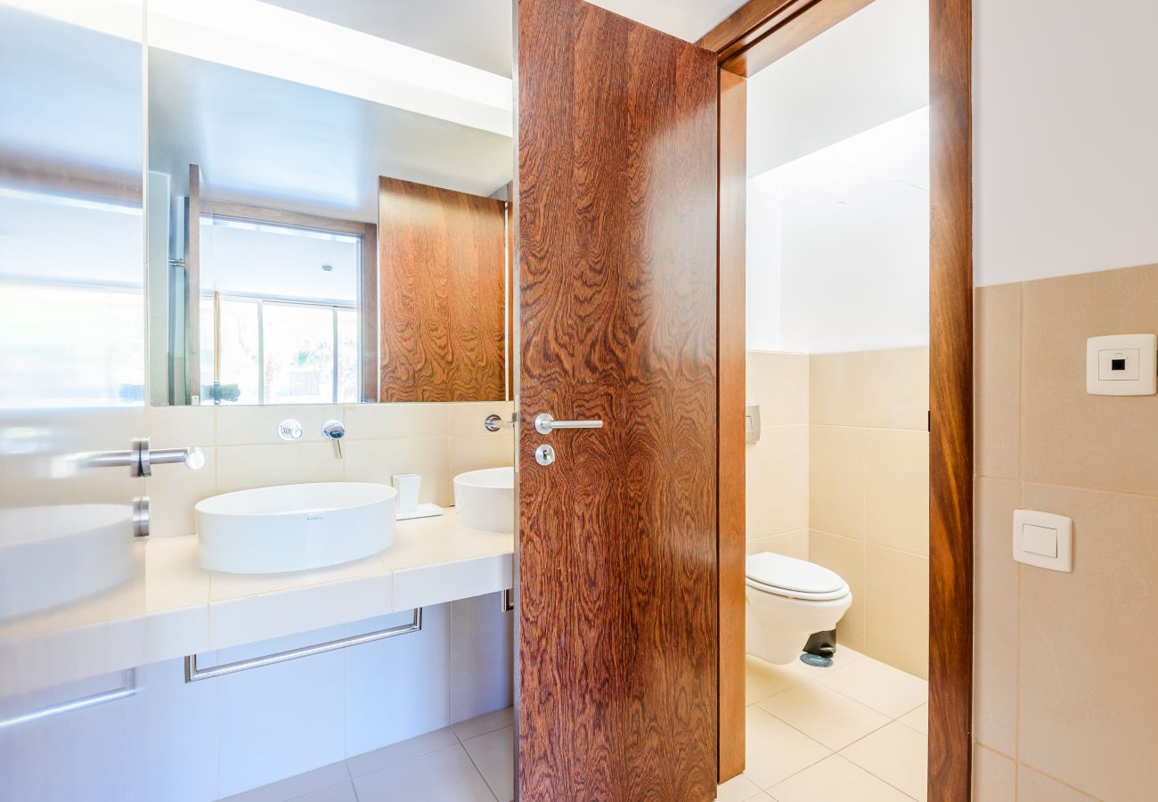 Apartment in Guia - Vila das Lagoas Salgados Retreat 
