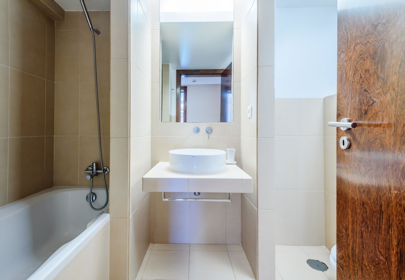 Apartment in Guia - Vila das Lagoas Salgados Retreat 