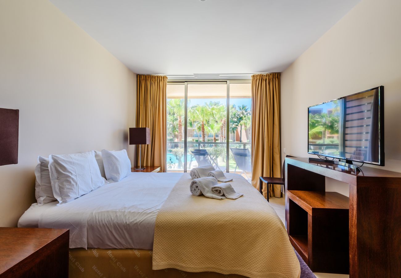 Apartment in Guia - Vila das Lagoas Salgados Retreat 