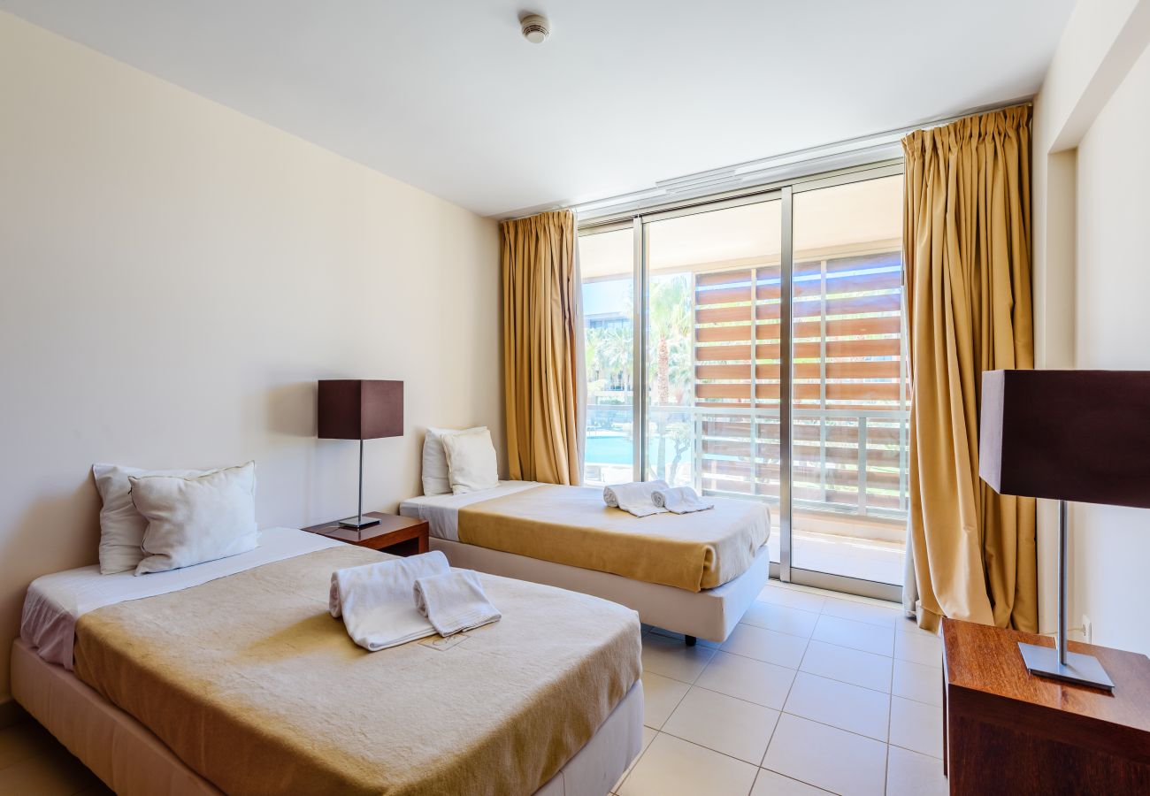 Apartment in Guia - Vila das Lagoas Salgados Retreat 