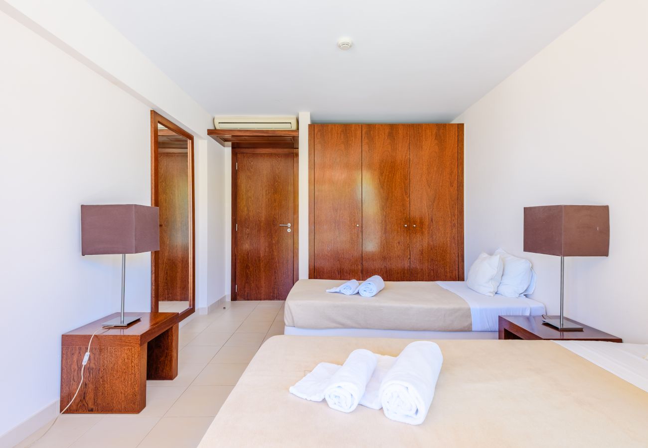 Apartment in Guia - Vila das Lagoas Salgados Retreat 