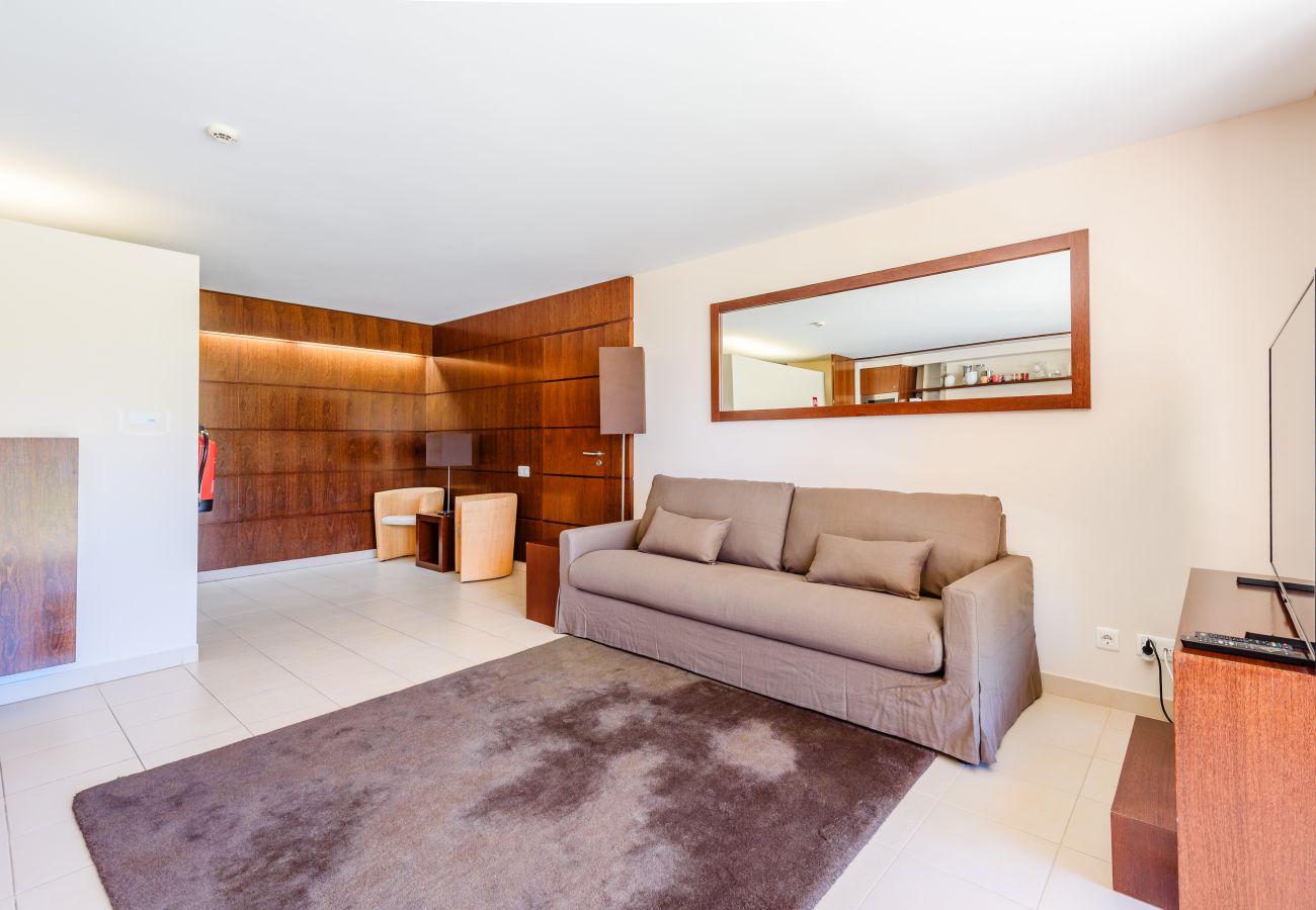 Apartment in Guia - Vila das Lagoas Salgados Retreat 