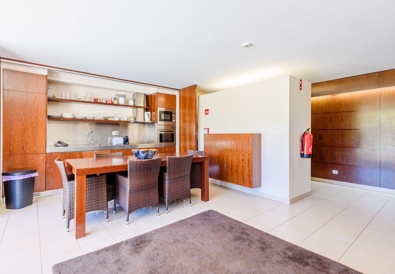 Apartment in Guia - Vila das Lagoas Salgados Retreat 