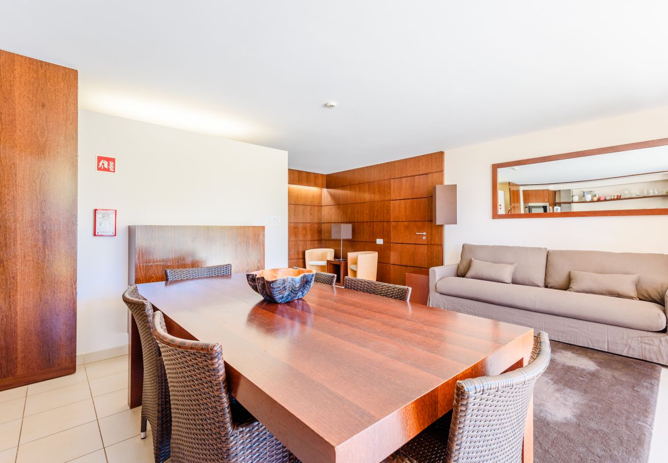 Apartment in Guia - Vila das Lagoas Salgados Retreat 