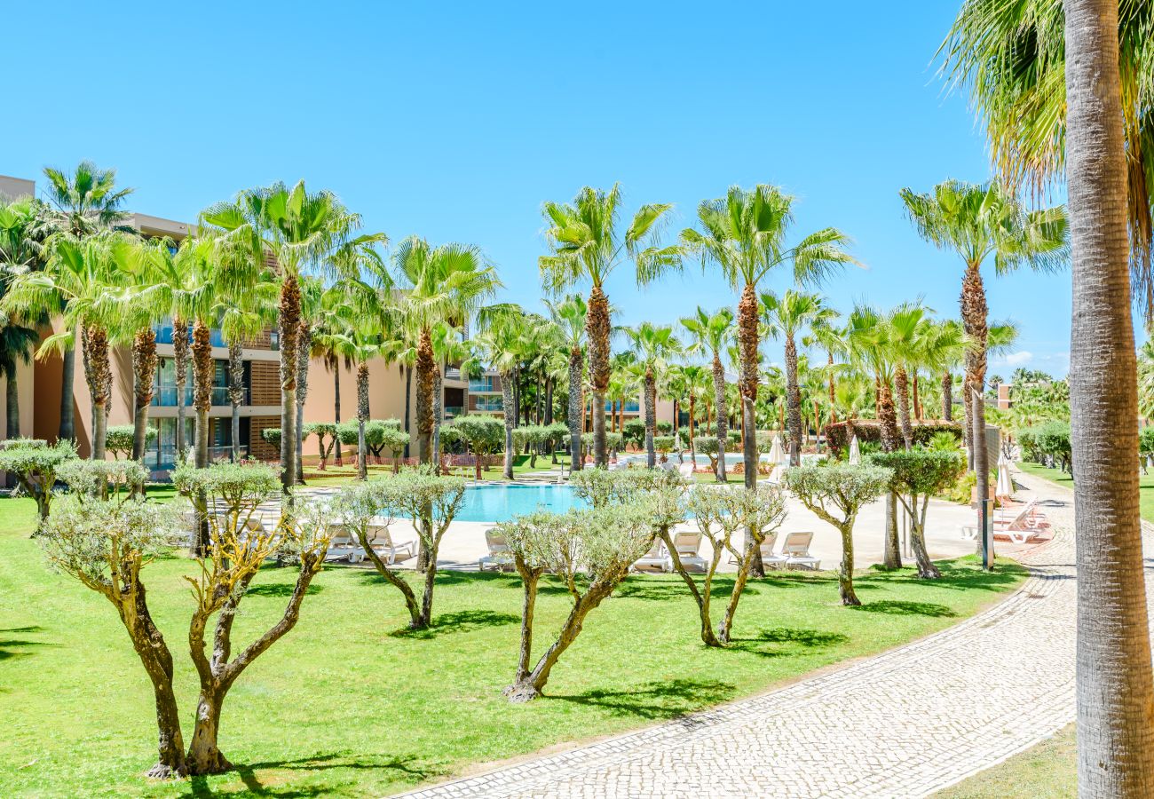 Apartment in Guia - Vila das Lagoas Salgados Retreat 