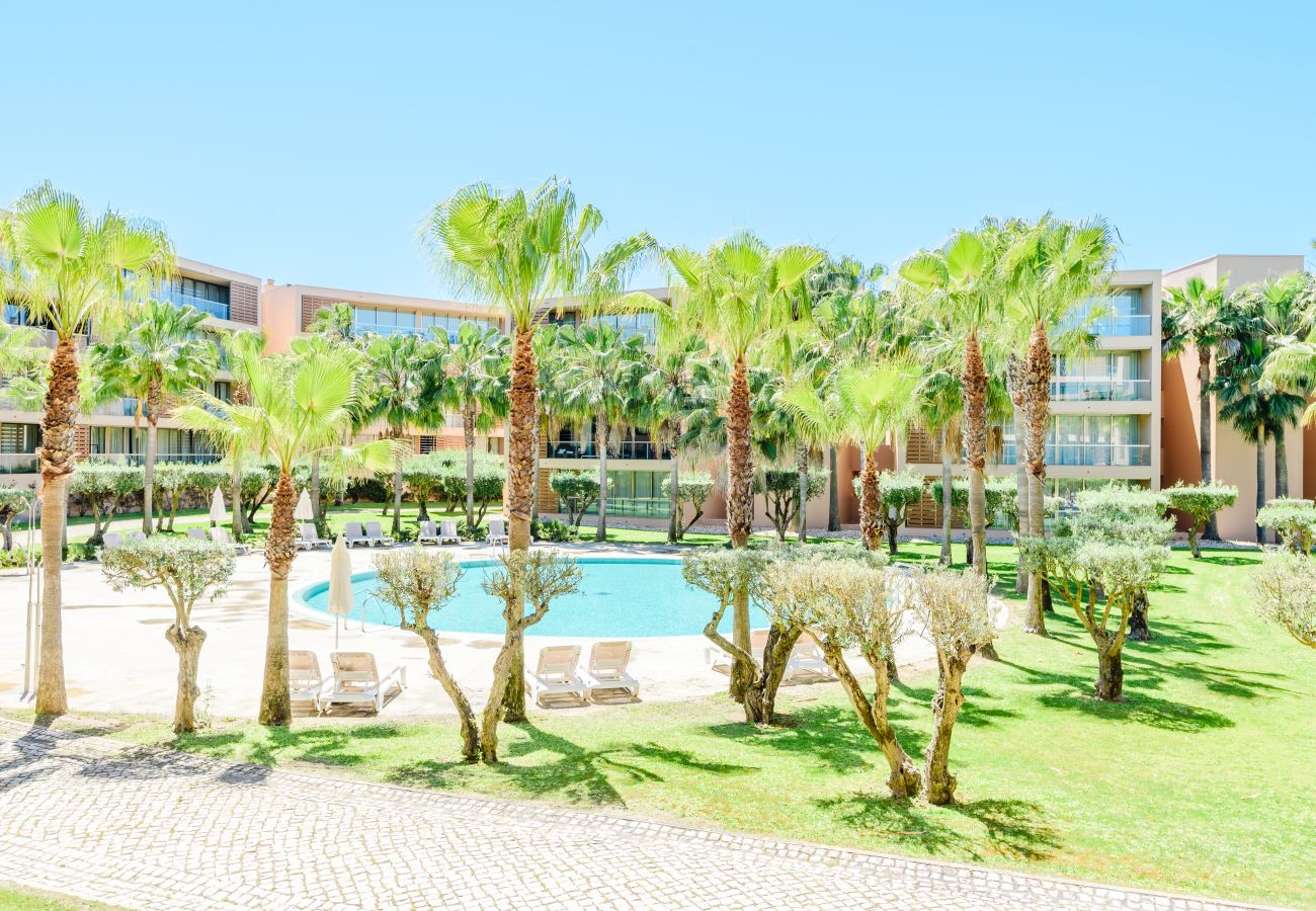Apartment in Guia - Vila das Lagoas Salgados Retreat 