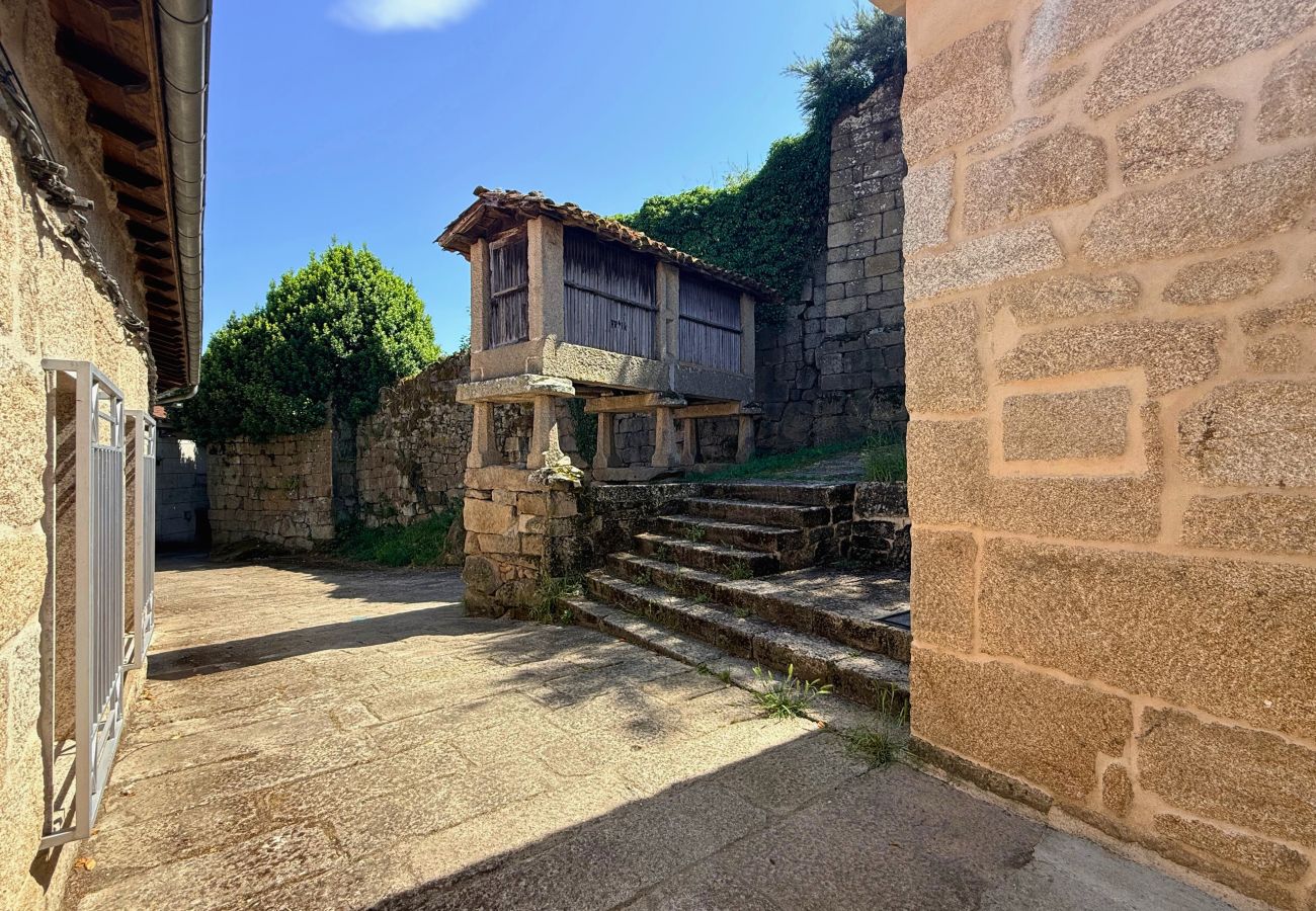 House in Allariz - YourHouse A Casa Do Cordeiro