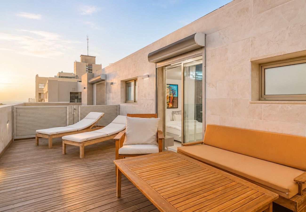 Apartment in Tel Aviv - Jaffa - MAMAD Duplex & Panoramic Terrace near Beach | FeelHome