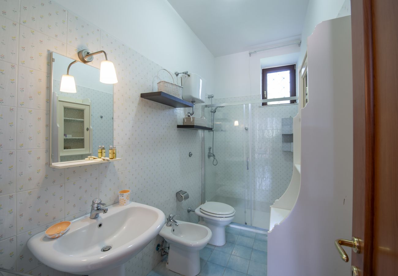 House in Maiori - Casa di Trilly - with Hot Tub & Lemon Garden