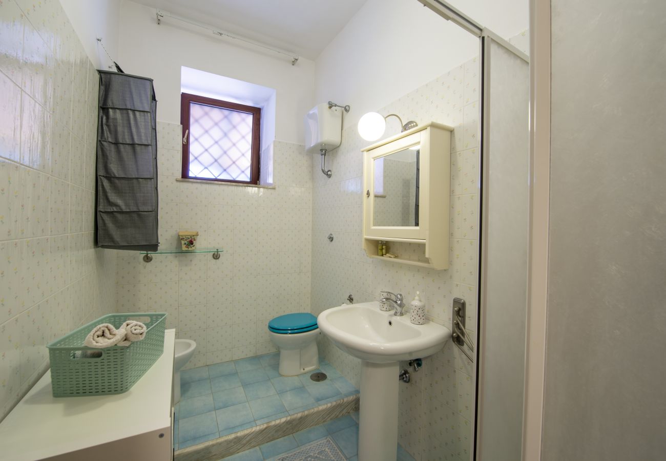 House in Maiori - Casa di Trilly - with Hot Tub & Lemon Garden