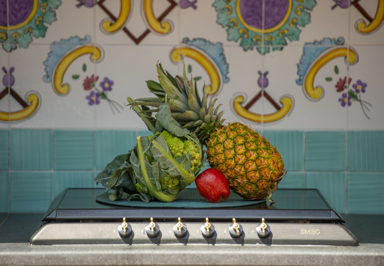 House in Maiori - Casa di Trilly - with Hot Tub & Lemon Garden