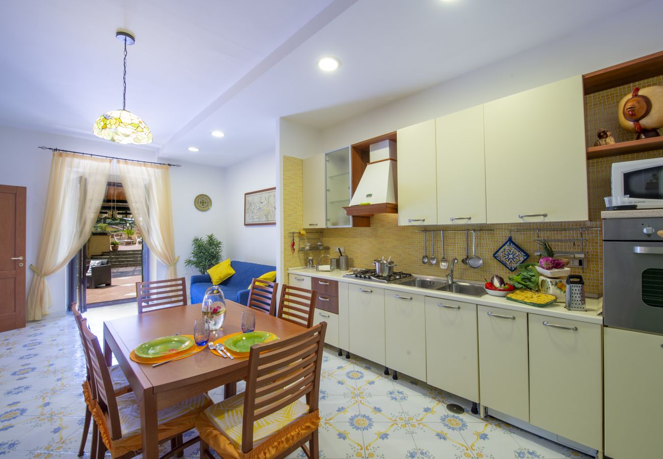 House in Maiori - Casa di Trilly - with Hot Tub & Lemon Garden