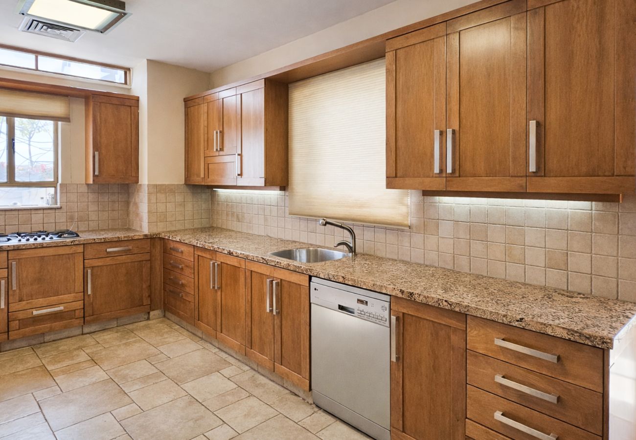 Apartment in Jerusalem - Old City Family Stone House with Rooftop | FeelHome