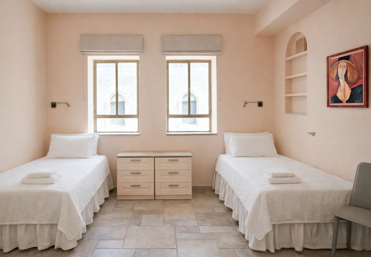 Apartment in Jerusalem - Old City Family Stone House with Rooftop | FeelHome