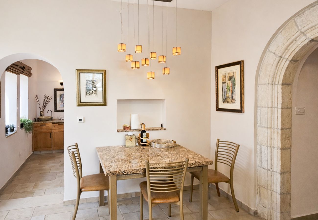 Apartment in Jerusalem - Old City Family Stone House with Rooftop | FeelHome