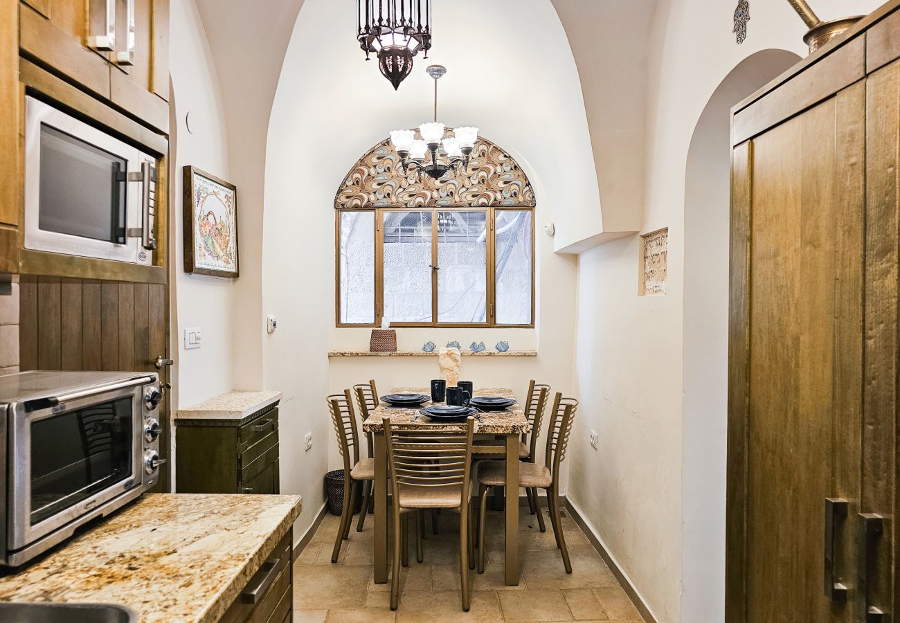 Apartment in Jerusalem - Old City Family Stone House with Rooftop | FeelHome