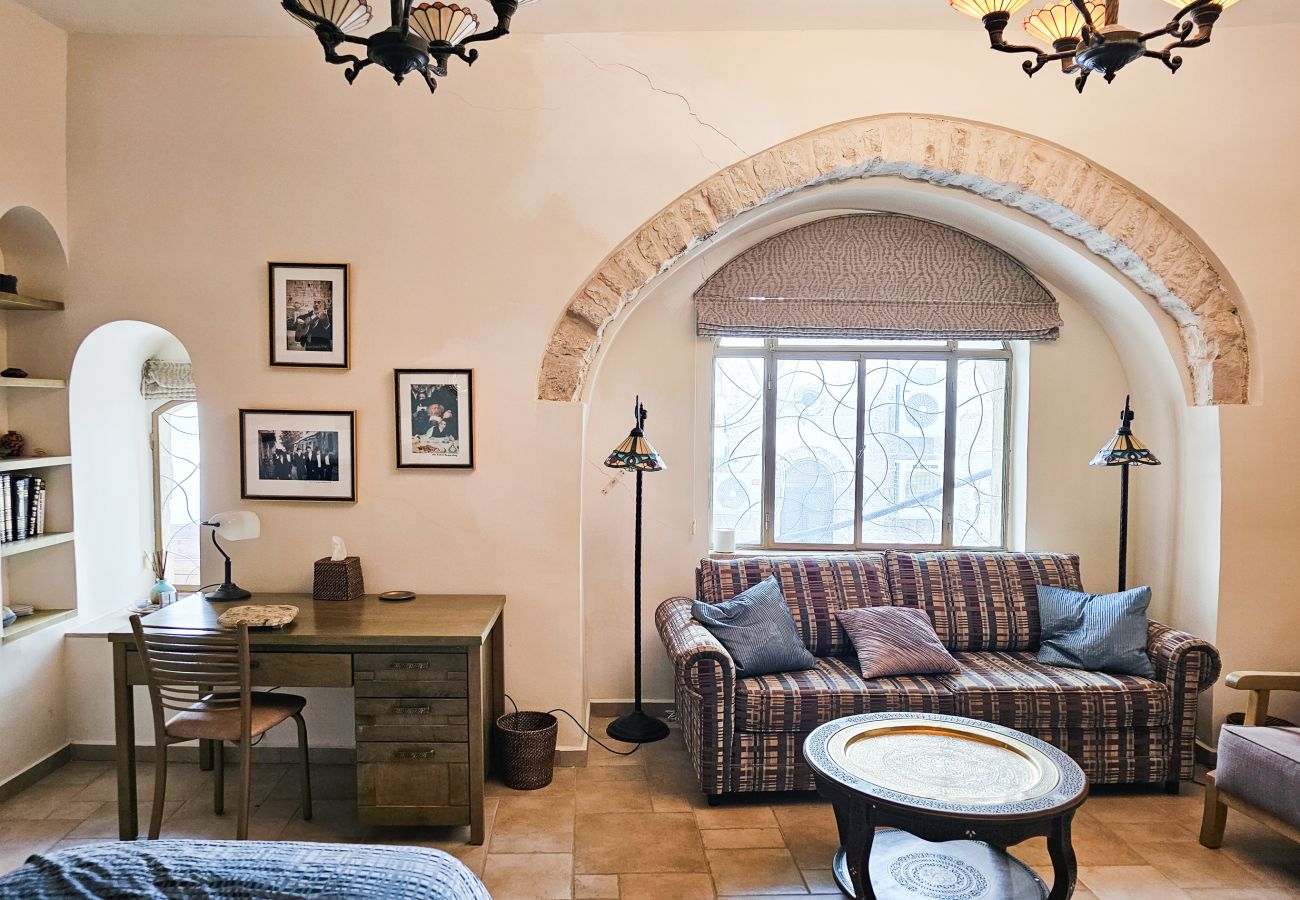 Apartment in Jerusalem - Old City Family Stone House with Rooftop | FeelHome