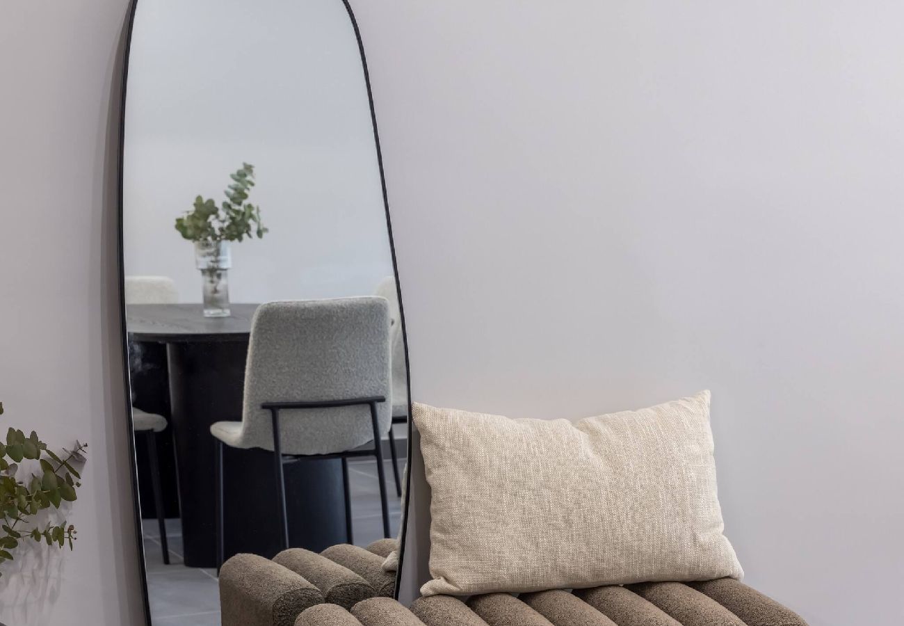 Apartment in Kallithea - Elegant Urban Flat Near Center