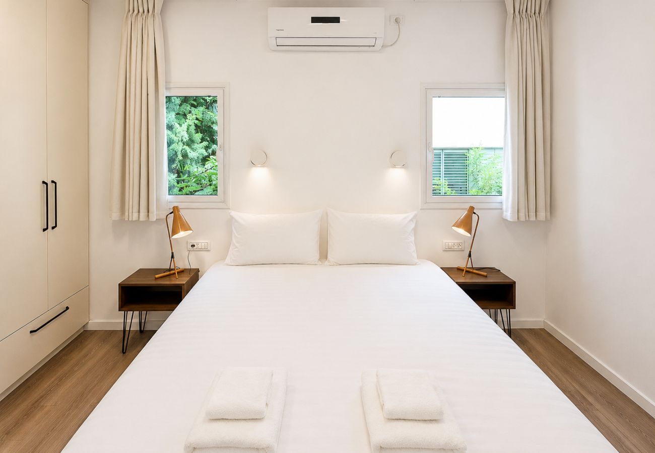 Apartment in Tel Aviv - Jaffa - Spacious Quiet 2BR & Parking City Center by FeelHome