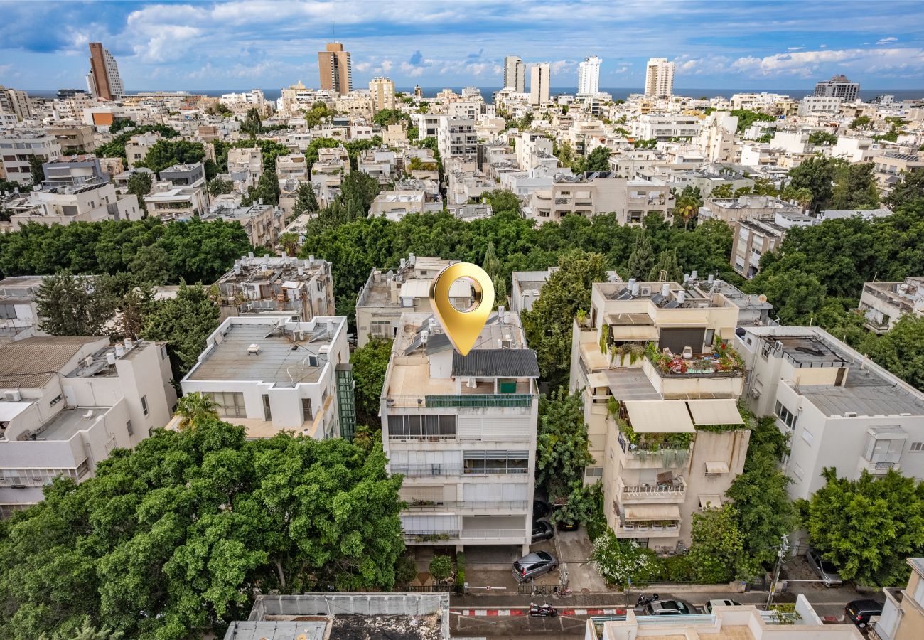 Apartment in Tel Aviv - Jaffa - Spacious Quiet 2BR & Parking City Center by FeelHome