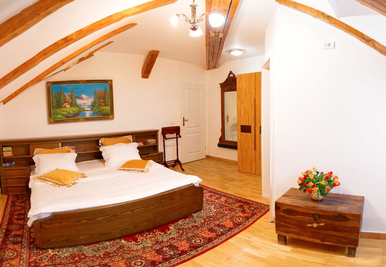 Rent by room in Predeal - Conacul Coroana Reginei