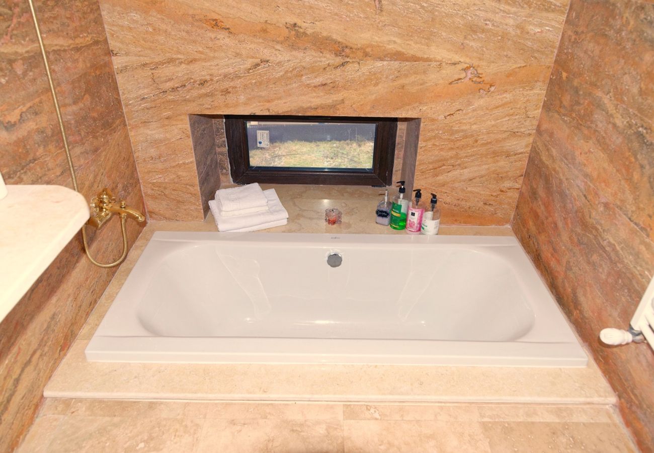 Rent by room in Predeal - Conacul Coroana Reginei