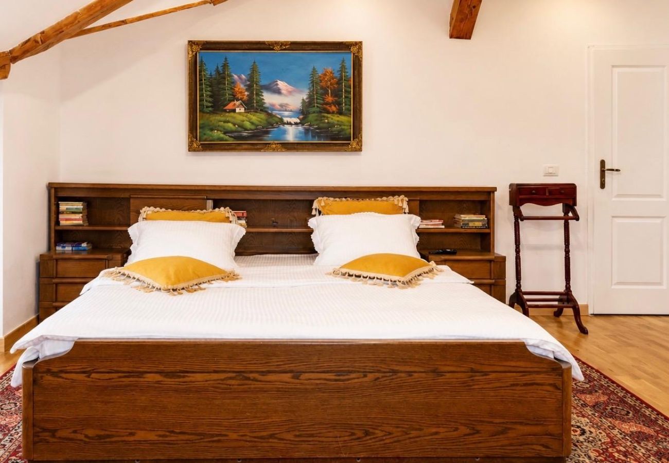 Rent by room in Predeal - The King’s Suite