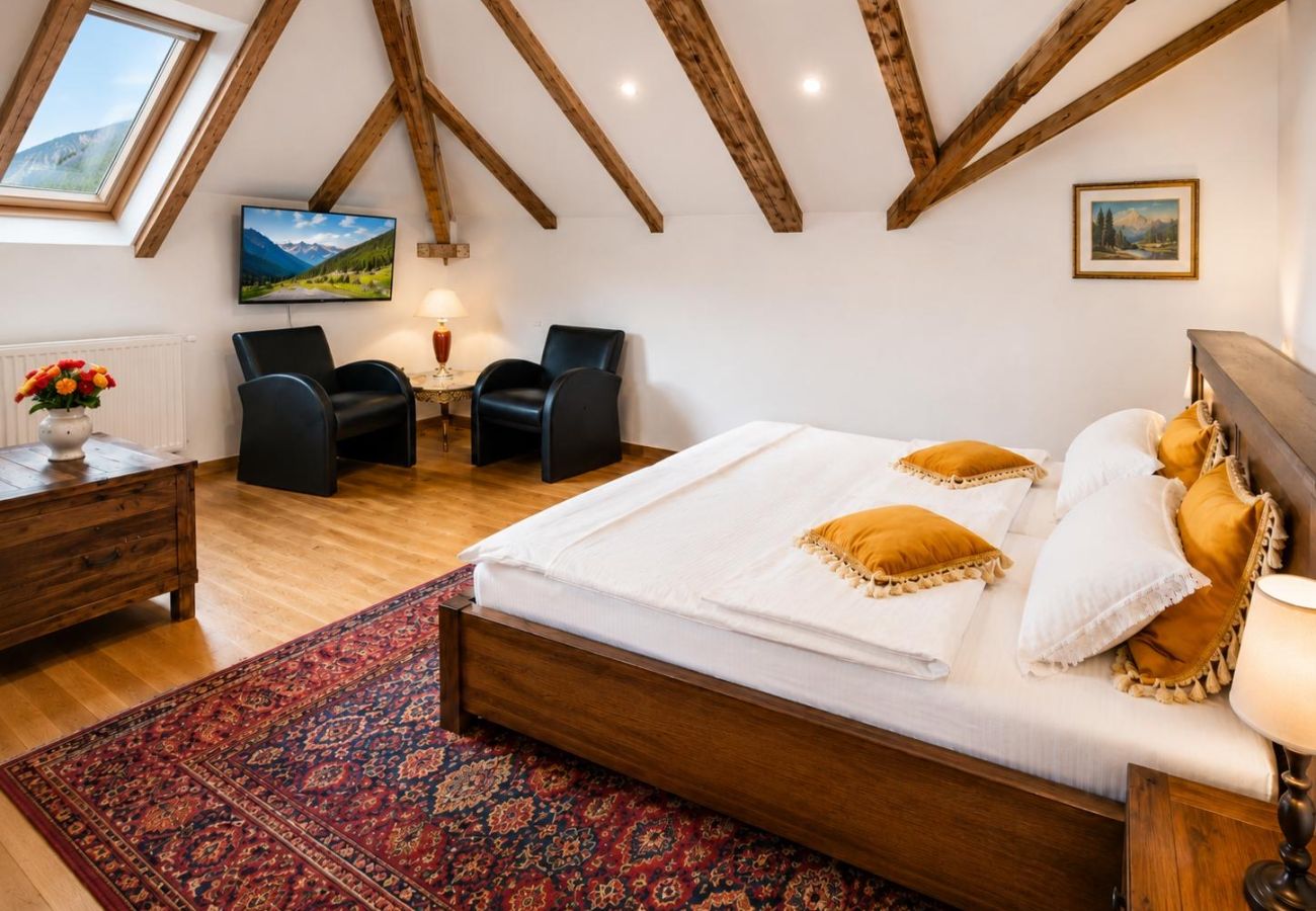 Rent by room in Predeal - The King’s Suite