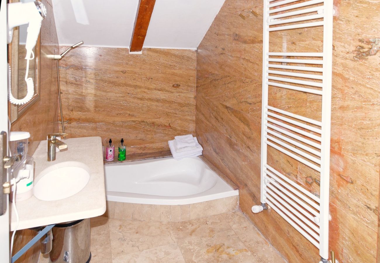 Rent by room in Predeal - Conacul Coroana Reginei