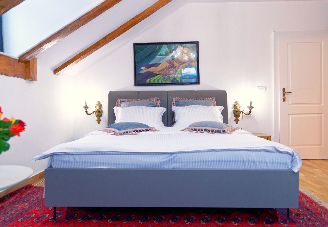 Rent by room in Predeal - Conacul Coroana Reginei