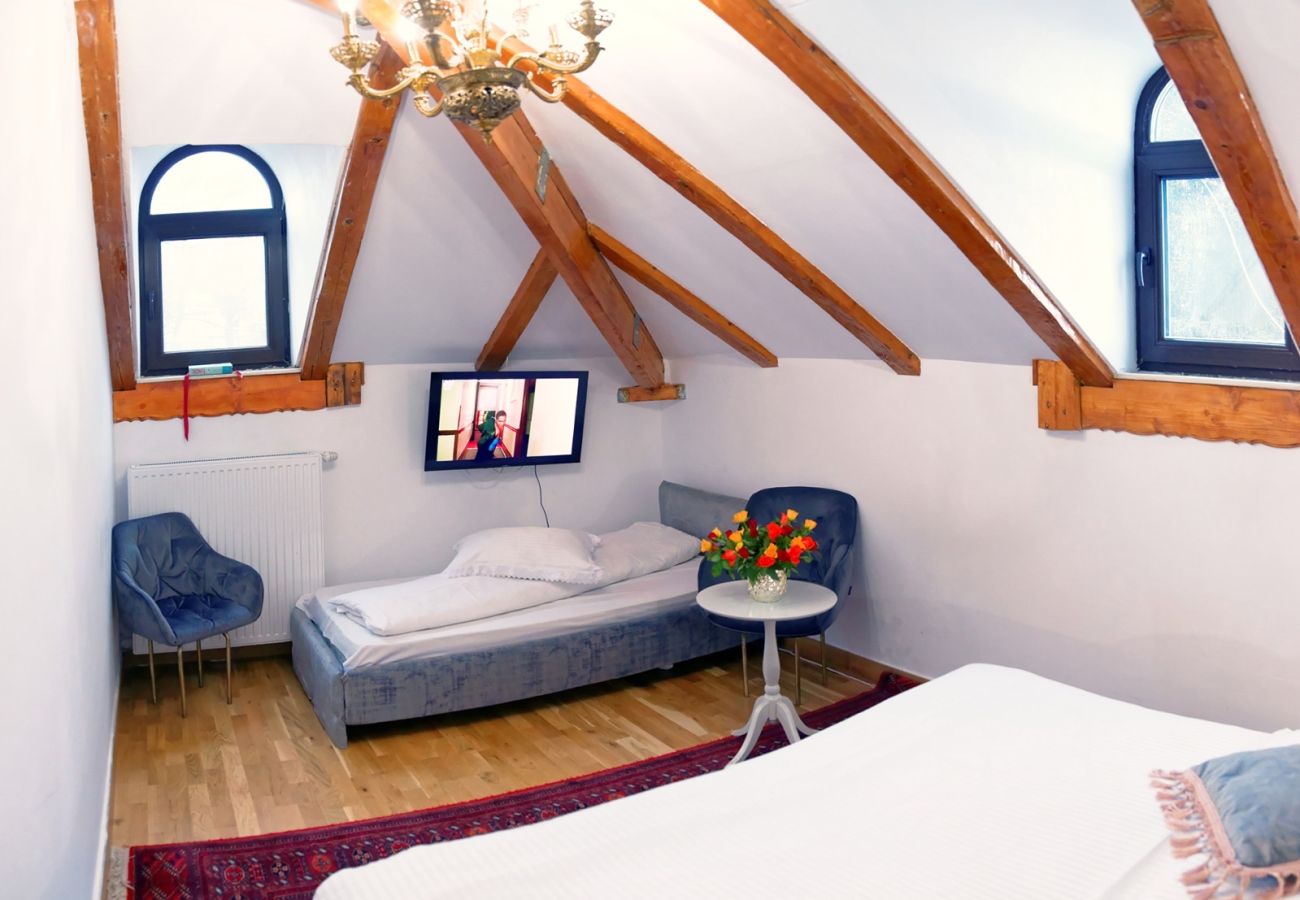 Rent by room in Predeal - Conacul Coroana Reginei