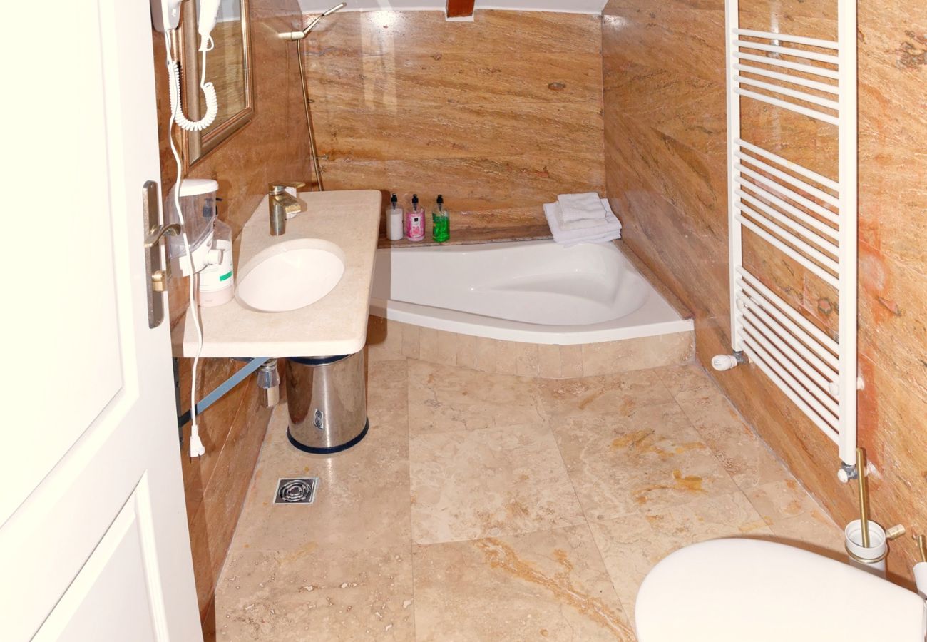 Rent by room in Predeal - Conacul Coroana Reginei
