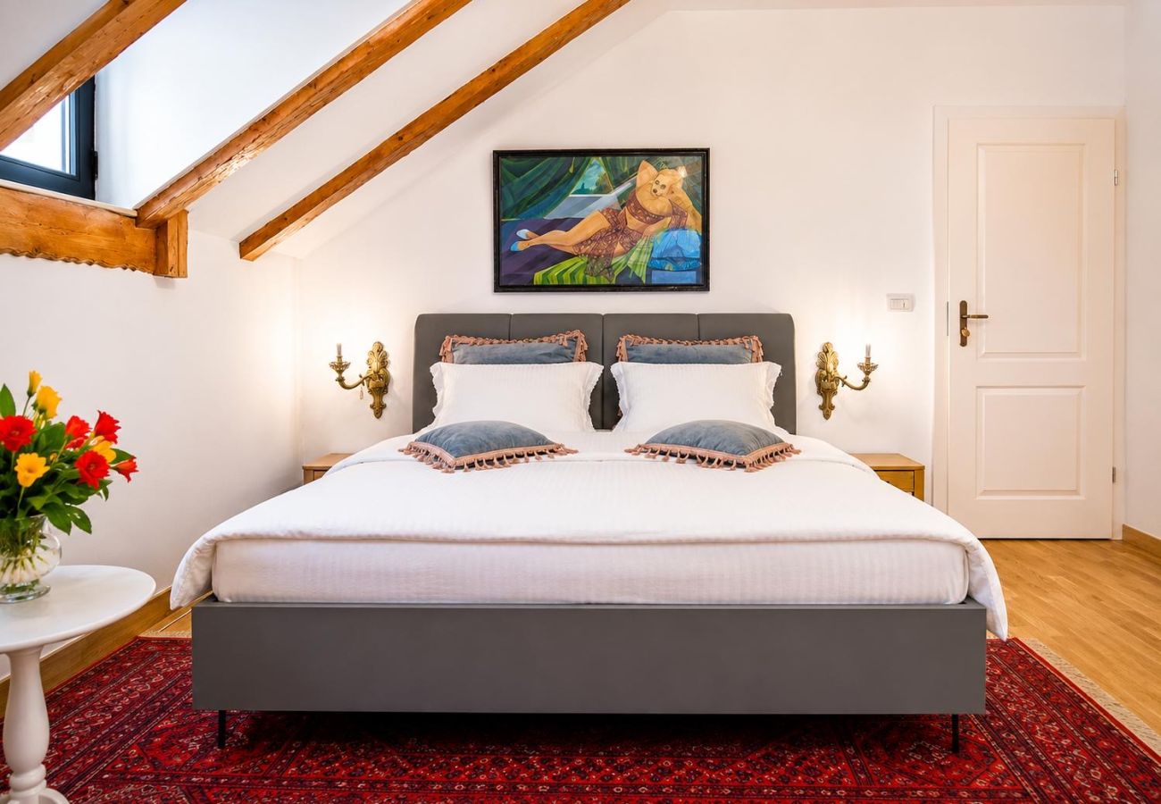 Rent by room in Predeal - The Noble Suite