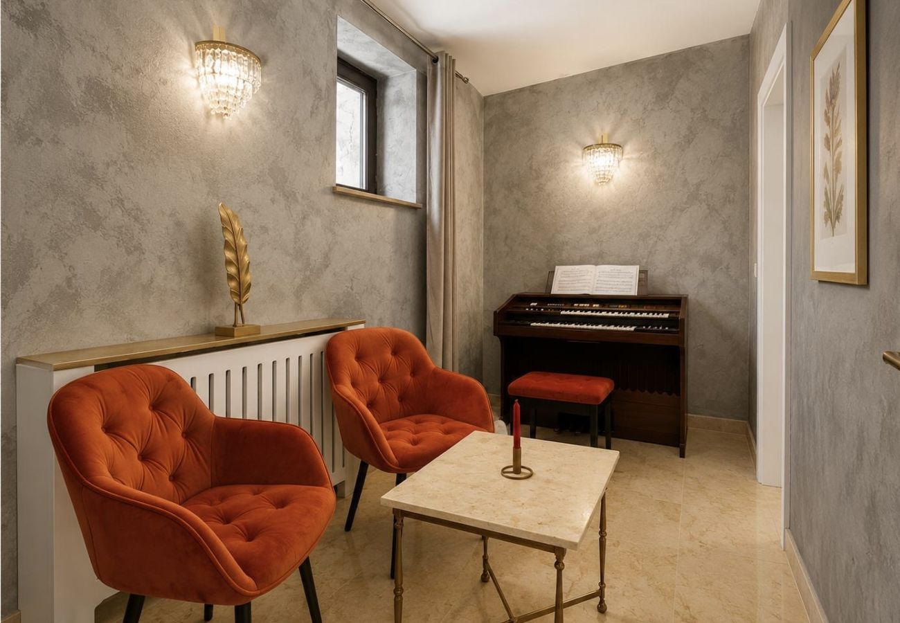 Rent by room in Predeal - The Noble Suite