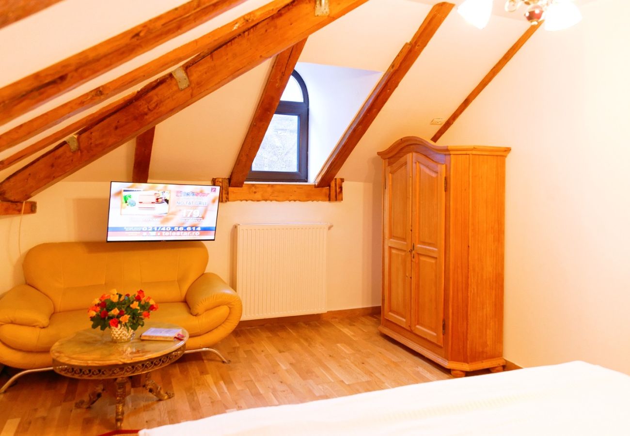 Rent by room in Predeal - Conacul Coroana Reginei