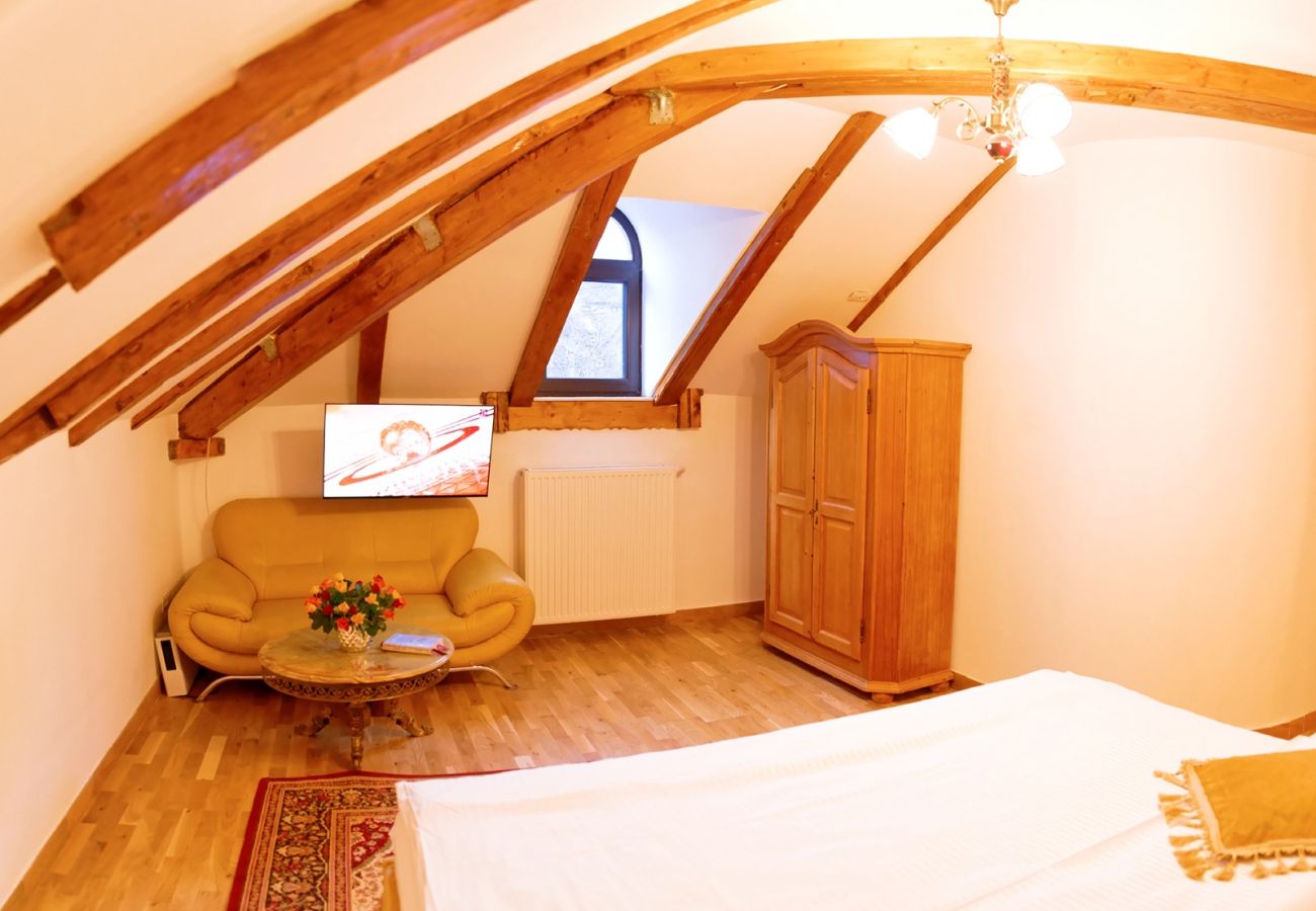 Rent by room in Predeal - Conacul Coroana Reginei