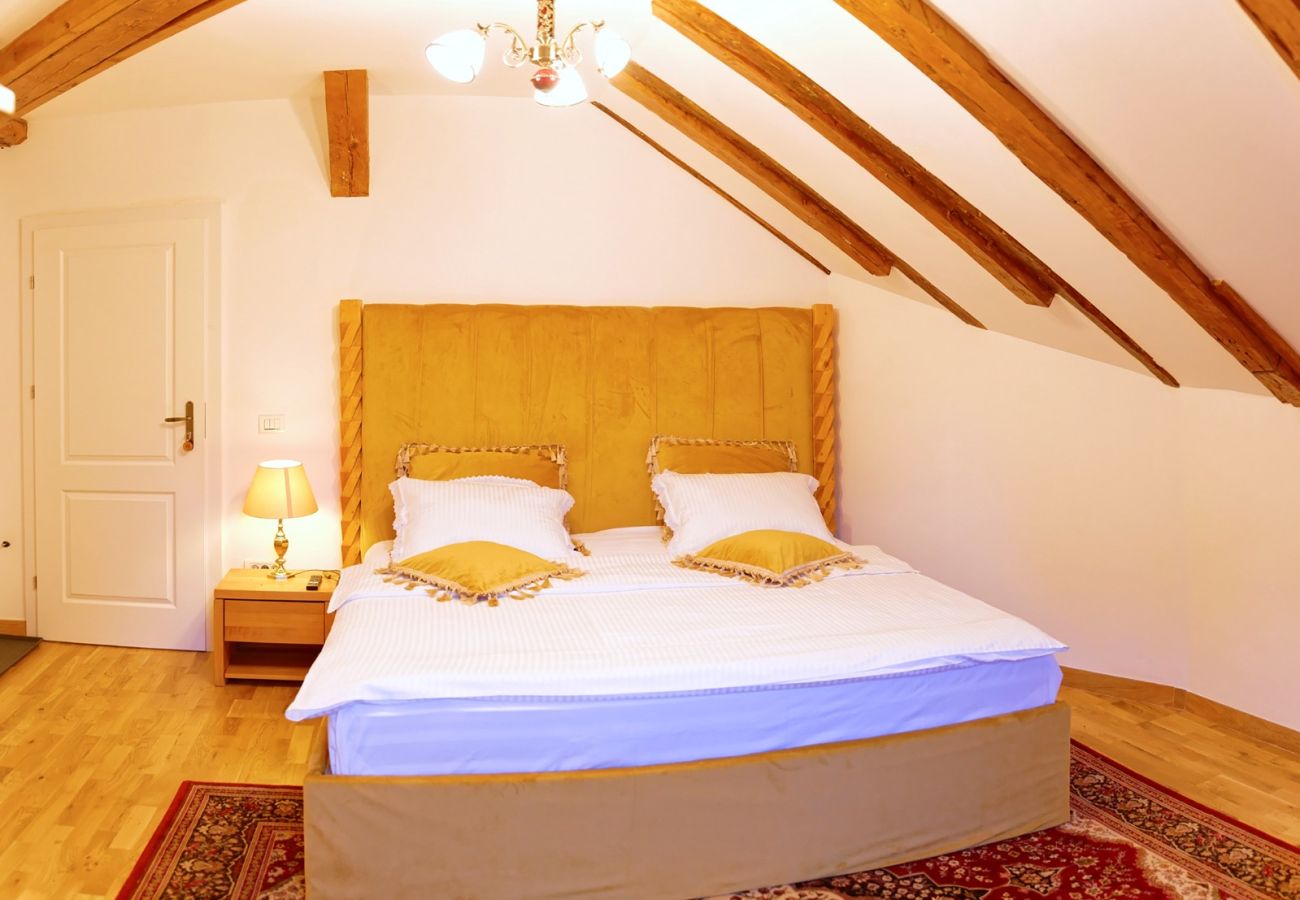 Rent by room in Predeal - Conacul Coroana Reginei