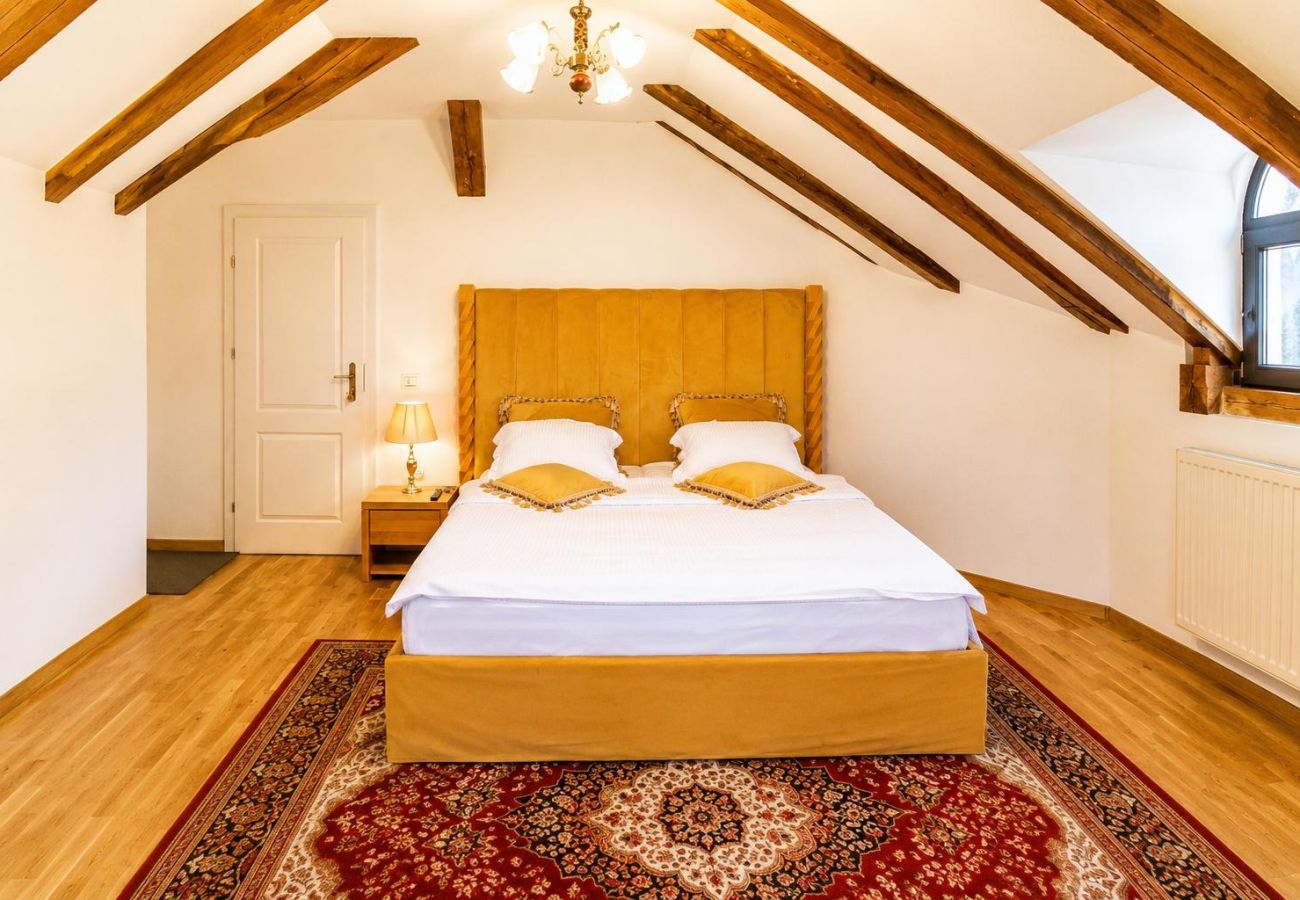 Rent by room in Predeal - The Royal Suite