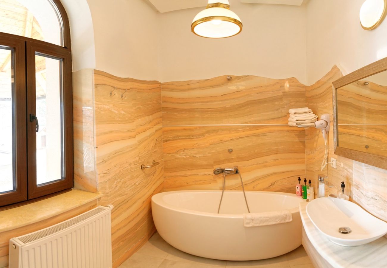 Rent by room in Predeal - Queen Maria Suite