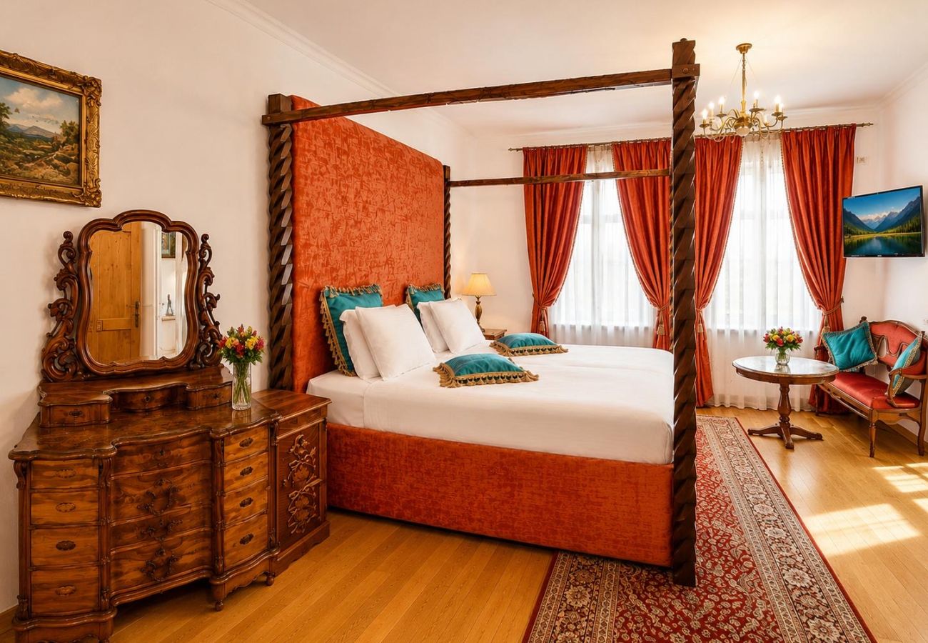 Rent by room in Predeal - The Queen Suite