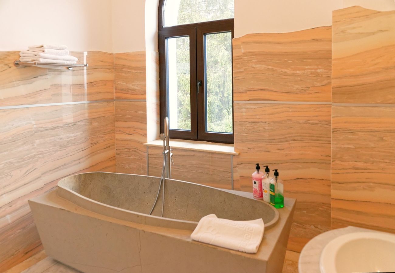 Rent by room in Predeal - Conacul Coroana Reginei