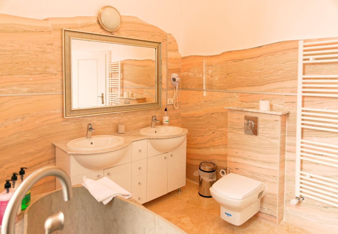 Rent by room in Predeal - Conacul Coroana Reginei
