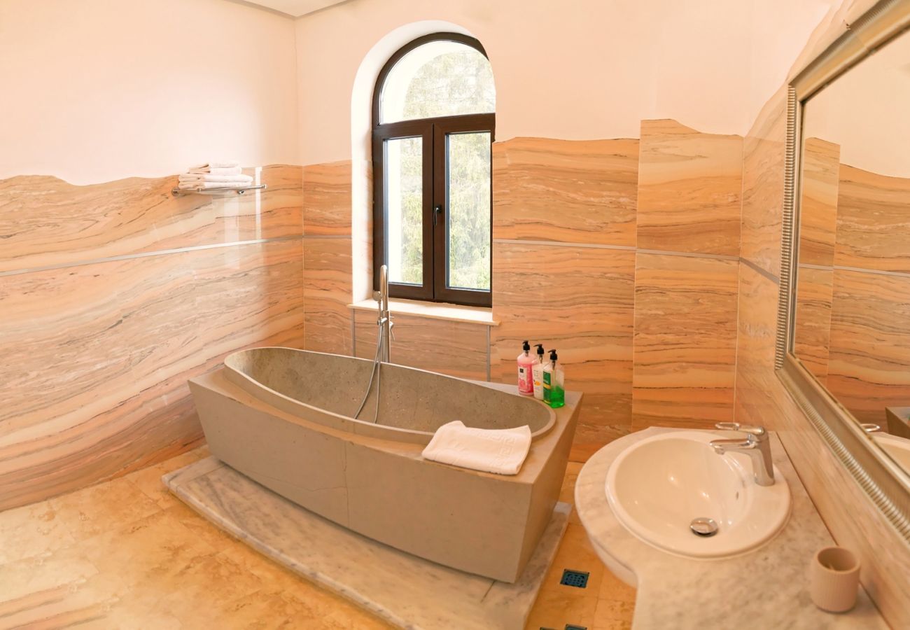 Rent by room in Predeal - Conacul Coroana Reginei